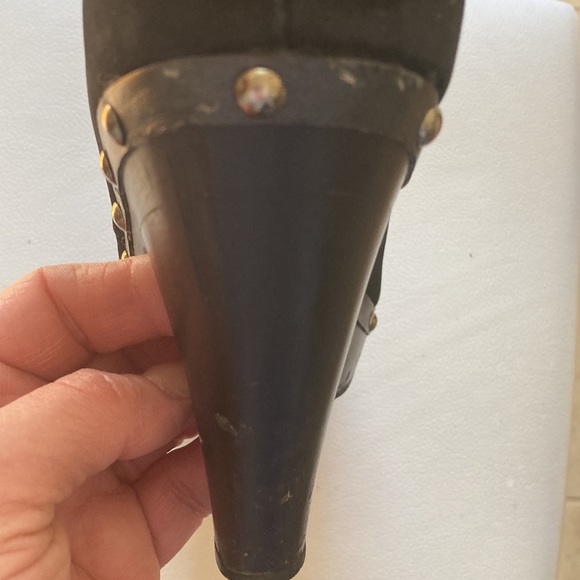 Colin Stuart black ankle boots w/ wooden heel tosses & studs.. See pictures. 🔥 - Picture 9 of 11